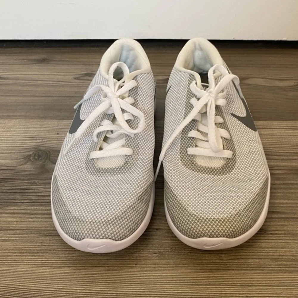 Nike Flex Gray‎ White Sneakers 7